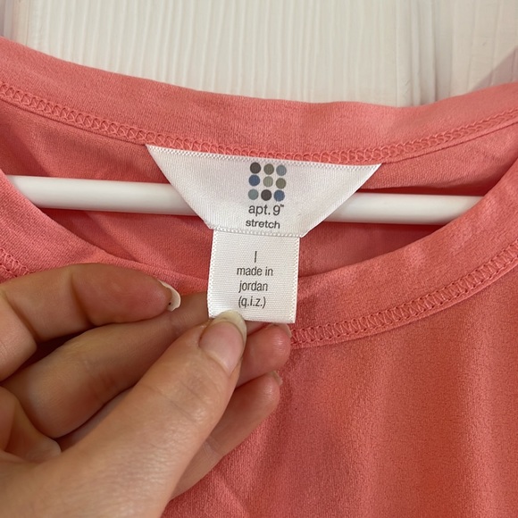 Pink top - Picture 3 of 4